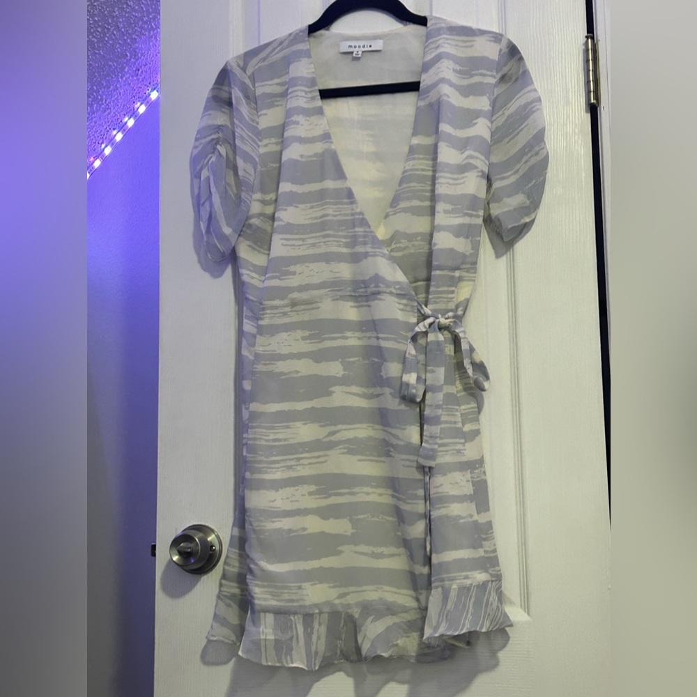 Purple and cream, small warp dress from the brand moodie